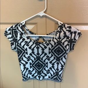 XS black and white patterned crop top